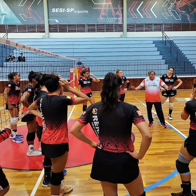 Renasce Voleibol joga contra o Sesi São Paulo em Sorocaba nesta